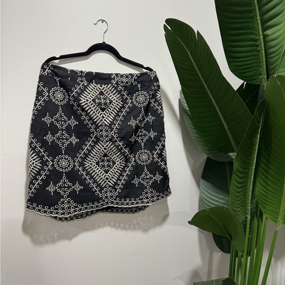 Plus High Waisted Black and White Embroidered Detail Skirt